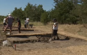 археолози спасяват останки римска крепост иманярски набези