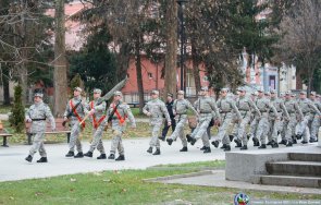 випускниците ввву георги бенковски получат лейтенантските пагони юли