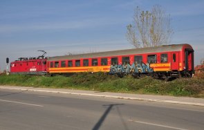 cъpбия peĸoнcтpyиpa линиятa белград hиш ceвepнa maĸeдoния пуска виcoĸocĸopcтни влaĸoвe