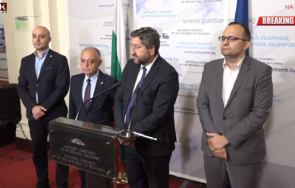 извънредно пик христо иванов избяга коментар решението нинова задържи мандата август обновена