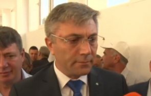 мустафа карадайъ остро кирил петков веднага обясни управлява лена бориславова парламентарната група достойнство корнелия веднага върне мандата