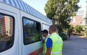 спряха движение микробус заради нерегламентиран превоз пътници софия перник