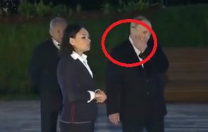 светът озадачен путин отново показа странно поведение видео