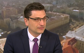 тома биков нищо притесни сме преживели бойко рашков неговите скечове борба корупцията