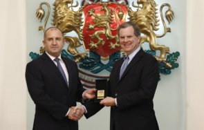 румен радев удостои почетния знак президента изпълнителния директор американския еврейски комитет дейвид харис