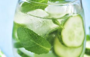 ползи пиенето вода краставица горещините