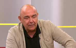 доц гломб сме пика омикрон вълната