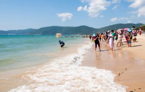 китай блокира 000 туристи заради 358 заразени covid