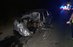 жестока катастрофа автобус кола велико търново петима загинали снимки