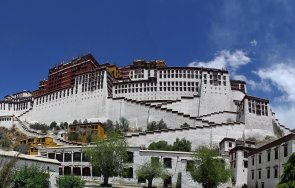 китай затвори прочут тибетски дворец