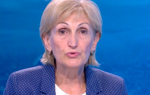 шефката дкк брани нинова източването кинтекс фирма офшорка водач червена листа