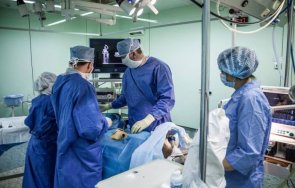 бургаски лекари спасиха почти удавено годишно дете