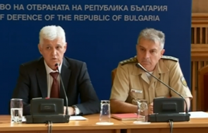 министърът отбраната опасност години можем сами пазим небето