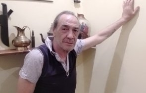 синът големия лапач присъства погребението баща