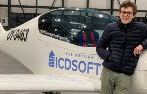 мак ръдърфорд пое околосветска обиколка своя ултралек самолет