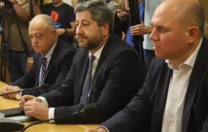 скочиха служебния кабинет поставя газова зависимост кремъл