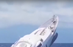 зрелищно метрова луксозна яхта потъна италия