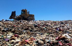 зловещо цигани изхвърлили бунище труп жена открит квартира разград