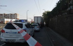 последните минути нов екшън мигранти 100 души били натикани тир задържан бургас