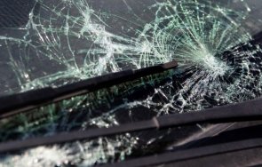 хвърлен камък наряза лицето шофьор камион