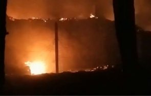 огнен пожар вилня паркова постройка обитавана семейство две деца