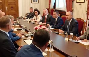 радев поиска мерки стабилизиране средата среща лукойл