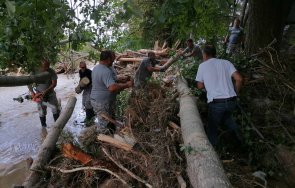 100 военни шести ден оказват помощ карловско снимки