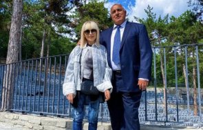 титани култов кадър бойко лили разбуни духовете