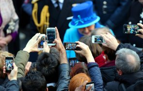 кралското семейство публикува нова невиждана досега снимка елизабет