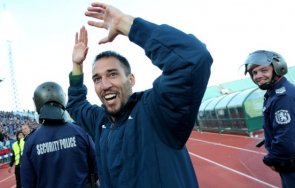 попето тотална доминация терена трибуните