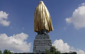 французин пише писмо гълъб донев иска опакова альоша