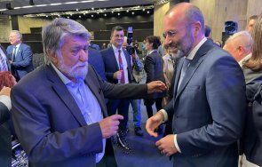 манфред вебер поздрави вежди