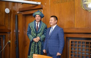 кметът бургас облече шабан каква причината