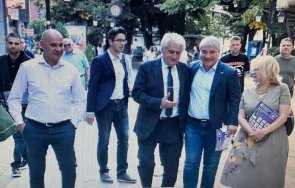 хора васил божков правят кампанията рашков бившия началник полицията кирчев