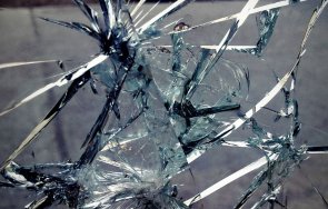 неработещи молове русе станаха обекти вандалски прояви