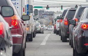 0830 0930 извънредно пик първи данни трафика българия 0900 часа коли пътуват банкя слаб интерес чаталджа графика