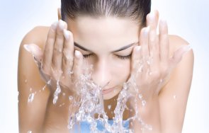 мием лицето студена вода