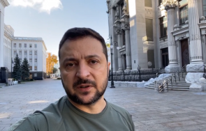 зеленски ударите опитват заличат лицето земята видео