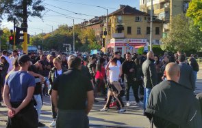 извънредно първо пик роднини приятели убития таксиметров шофьор блокираха възлово кръстовище отиват среща гешев снимки видео