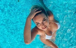 родна инфлуенсърка тъжи отминалото лято белия сутиен снимки