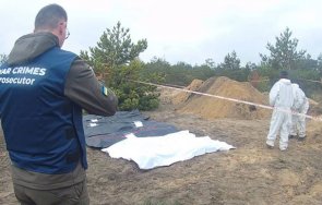 ексхумираха десетки тела два освободени украински града