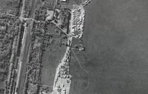 кадри сателит огромни колони коли около кримския мост видео