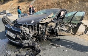 меле тежка катастрофа кола два камиона мездра ботевград снимки