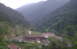 собственикът вец иска плати уличното осветление родопско село