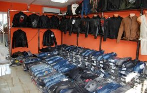 полицаи иззеха множество стоки пазара димитровград