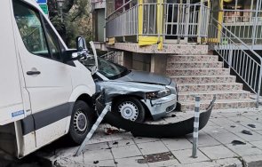 катастрофа заради отнето предимство блокира движението лозенец