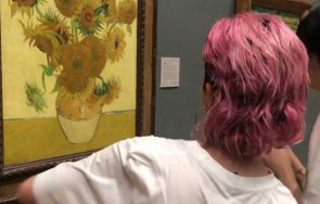 лудост екоактивисти заляха прочутата кантина ван гог слънчогледи доматена супа видео