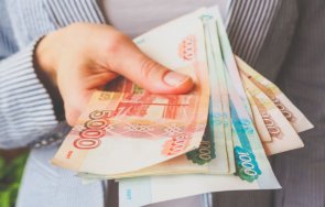 масова истерия руснаците запасяват пари брой