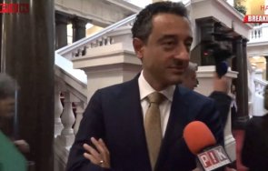 даниел лорер пик всички сме небрано лозе живо