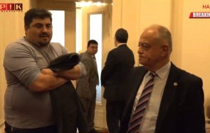 вечно бърборещият ген атанасов глътна граматиката въпрос пик